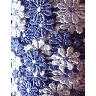 22mm 2 tone Blue/White Daisy