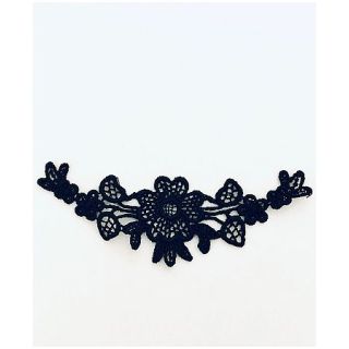 Large Daisy/Leaf Motif (black)