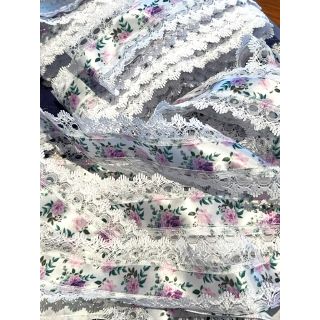 Floral Rose Smocking Lace (5 metres)